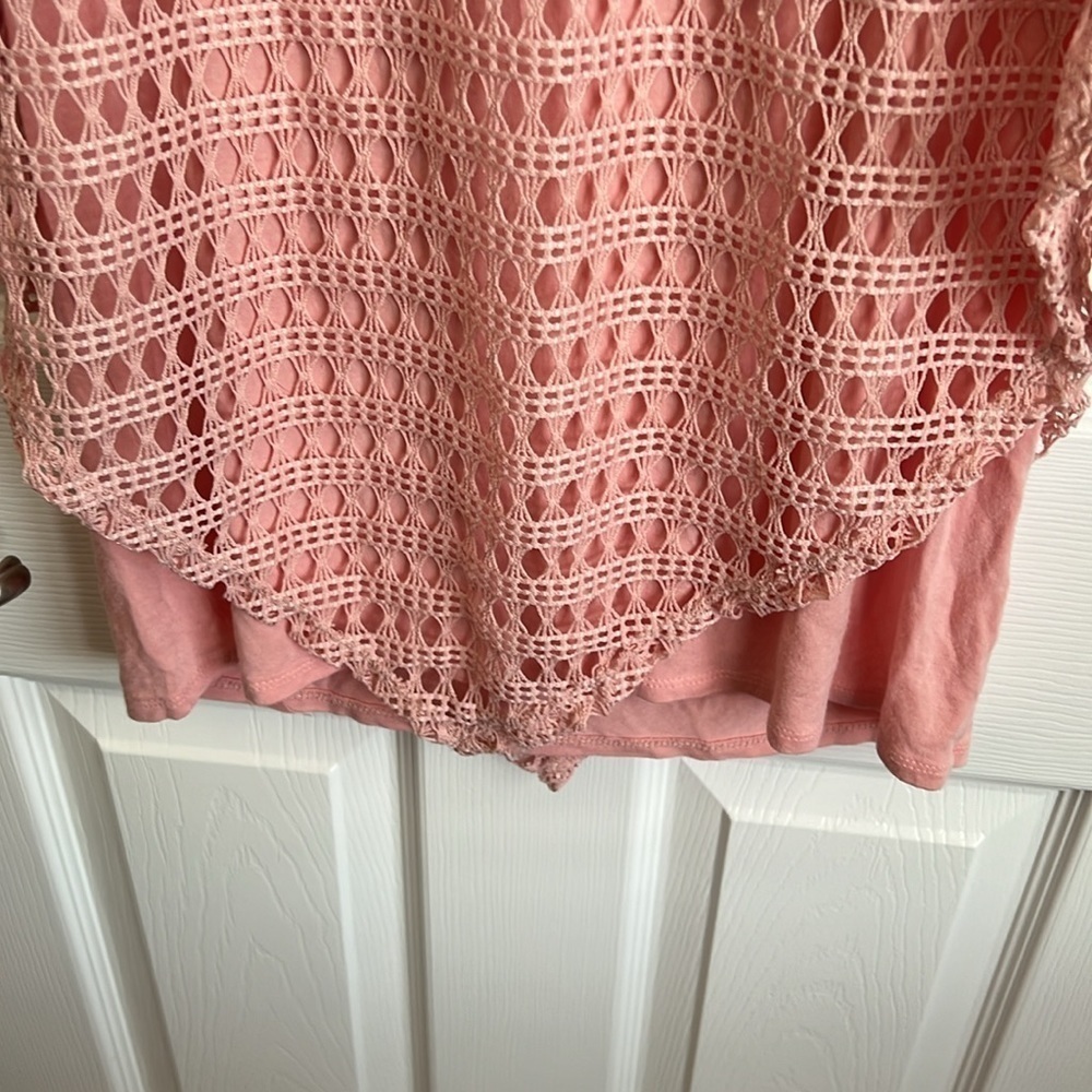 Ladies size medium crochet like top by Naïf - Picture 4 of 6